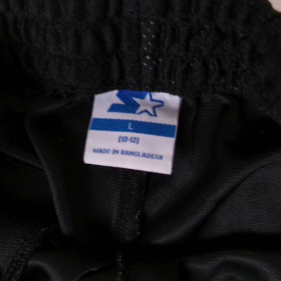 Boy’s Clothing Lot: Large (10-12) 5 shirts + 1 pair of shorts + 2 hats - Picture 9 of 16